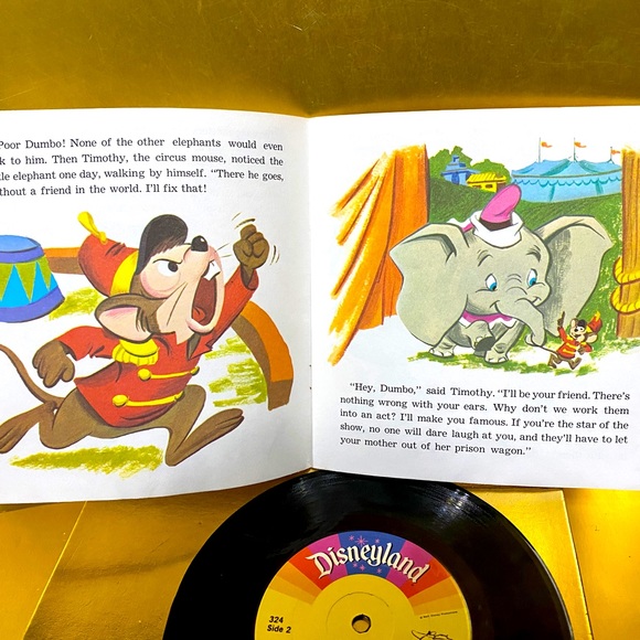 WALT DISNEY’S STORY OF DUMBO 1979 DISNEYLAND VINYL RECORD & 24p READ ALONG BOOK - Picture 10 of 16